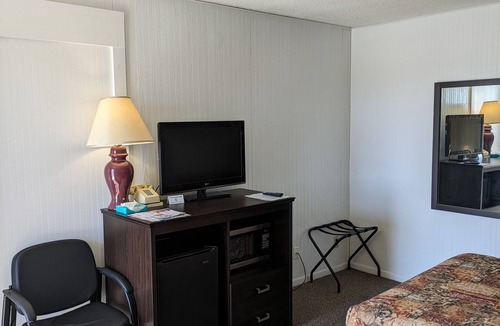 Red Lake Falls Hotel | Paradise Falls Motel & Liquor LLC