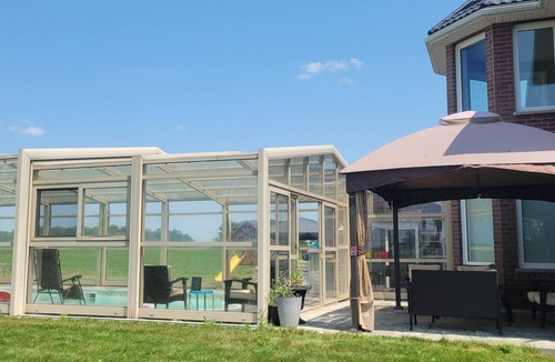 London House | Paradise Retreal. peaceful tranquility in the heart of the city!