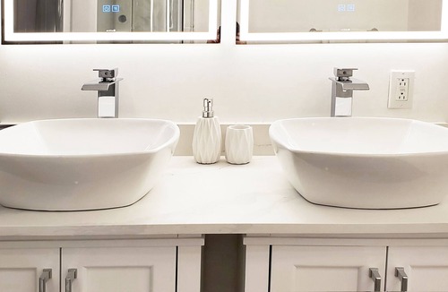 Paris House | Paris Downtown - Modern Luxury Semi-Detached with Ample Backyard