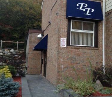 Algoma District Apartment | Paris Plaza