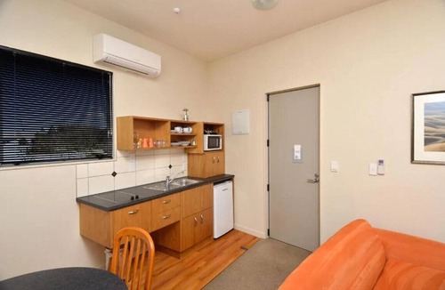 Richmond Hotel | Parkside Motel