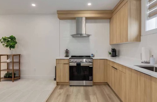 Chestermere House | Pavilion Lakefront Luxe 3 Bdrm Near Lake!