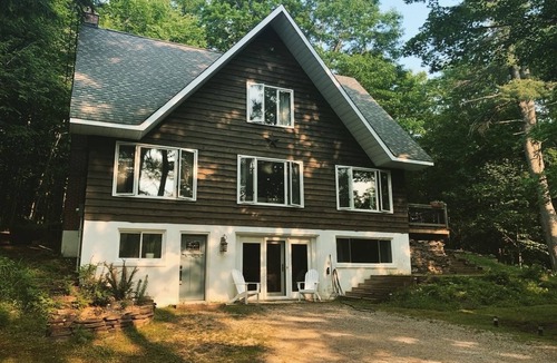 Minden Cottage | Peace & Privacy on 10 acres with full game room and fireplace