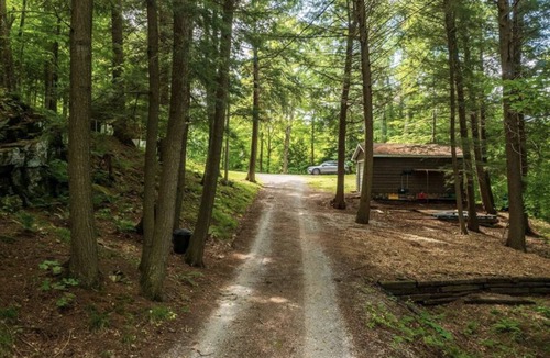 Minden Cottage | Peace & Privacy on 10 acres with full game room and fireplace