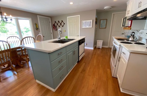 Havelock-Belmont-Methuen Cottage | Peaceful Cottage Next To Crown Land