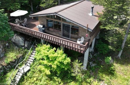 Rideau Lakes Cottage | Peaceful/private cottage experience w/bunkie and kayaks (pet friendly)