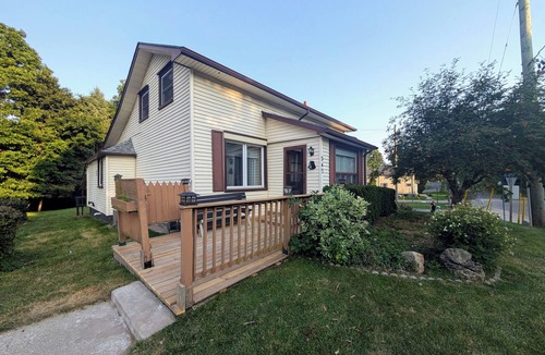 Port Stanley Cottage | Peaceful Ravine-Backed Cottage | Firepit, BBQ & Nature Views, Pet-Friendly!