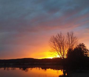 Renfrew County House | Peaceful restful & fun on the water