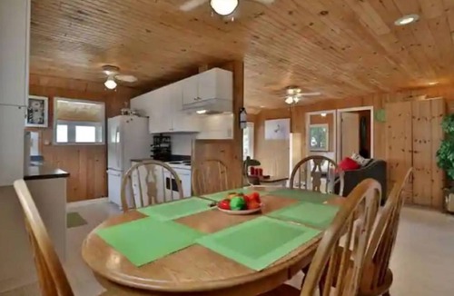 Hamilton Cottage | Peaceful retreat on the Shores of Lake Erie