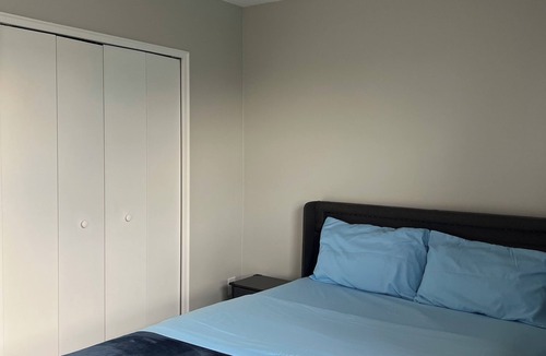 Glenridge Apartment | Peaceful Room in shared urban oasis