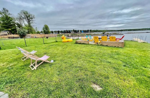 Victoria Harbour Cottage | Peaceful Waterfront Cottage on Georgian Bay