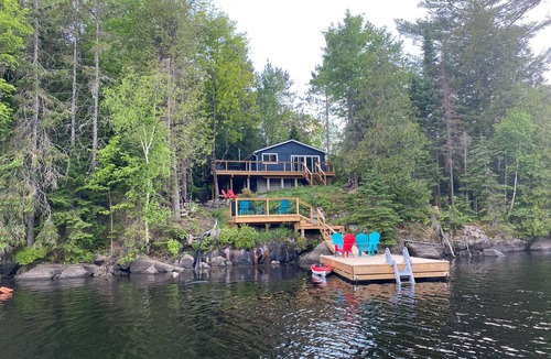 Dunchurch Cottage | Perfect 4-season cottage for year-round joy