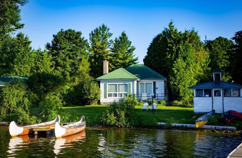 Otonabee-South Monaghan Cottage | Perfect Family Getaway: Lakeside Cottages with Pool Access & Outdoor Adventures