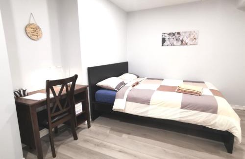 Hurontario Apartment | Perfect location comfort private house lower level 2 bedroom unit