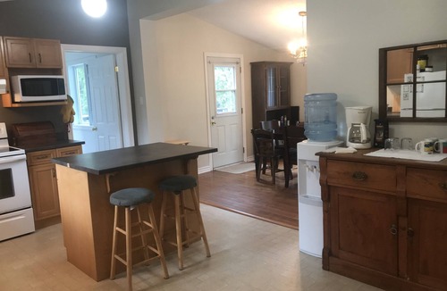 The Archipelago House | Perfect Muskoka 3 Bedroom Waterfront Cottage