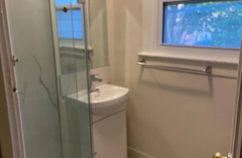 Inner Harbour House | Perfect Retreat in Kingston Downtown