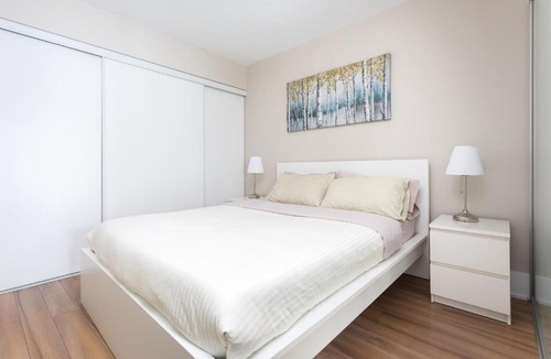 Downtown Toronto Apartment | Perfectly Downtown with FREE PARKING