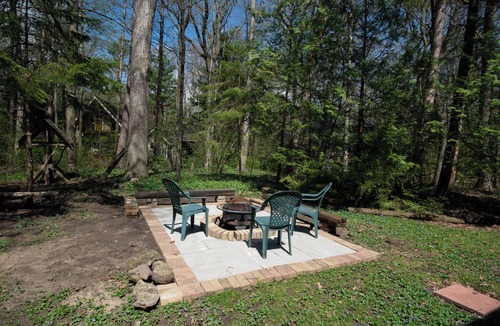 Grand Bend Cottage | Periwinkle Place- Close to the Beach in Southcott Pines!
