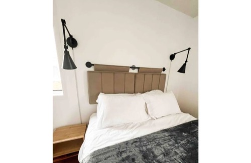 St. Paul House | Pet Friendly, 800 Mbps Wi-Fi, Close to downtown St. Paul