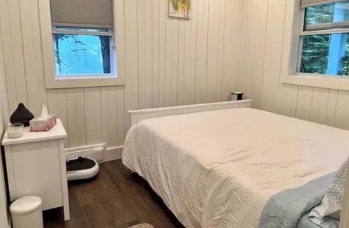 Port Sydney Cottage | Pet friendly Cottage on Mary Lake - must see