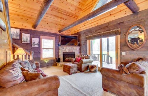 Garrison House | Pet-Friendly Garrison Retreat