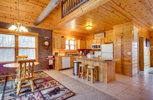 Garrison Cabin | Pet-Friendly Garrison Retreat