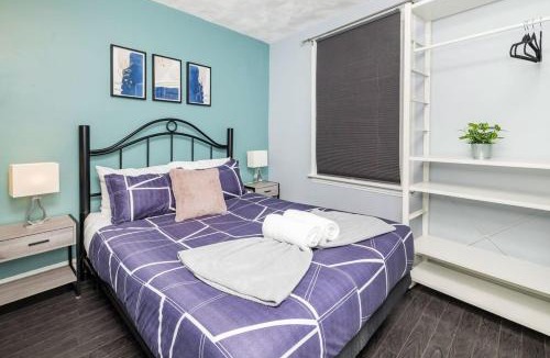 Centretown West Apartment | Pet-Friendly Home Near Chinatown & Little Italy