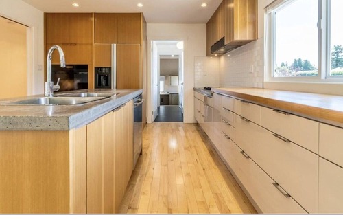 Crescent Beach House | Pet friendly home steps away from beach with big backyard