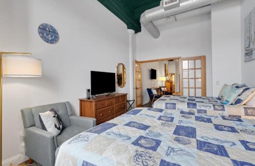 Canal Park House | Pet-friendly, Ship View, Canal Park, Condo, Pool