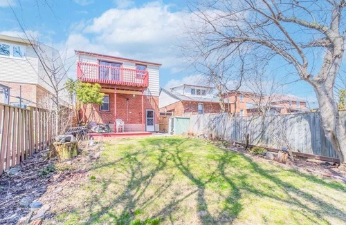 Cliffside Apartment | Pet Friendly, Spacious & Bright Main Flr Apt with Yard/Parking/Laundry by Beach
