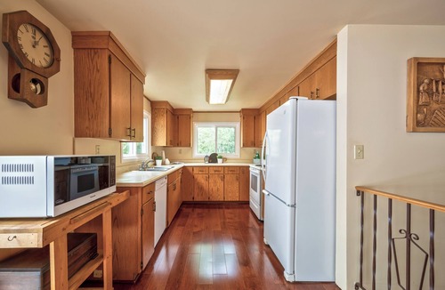 Hamilton Township Cottage | Pet friendly, waterfront cottage on Rice Lake with scenic lake views.