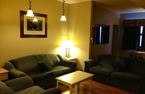 Petawawa Hotel | Petawawa River Inn and Suites