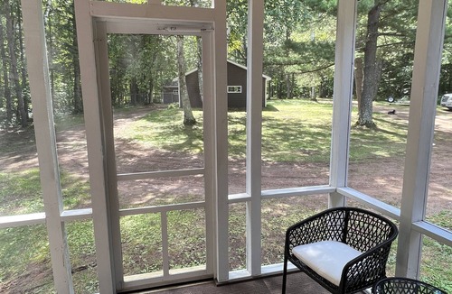 Sturgeon Lake Cabin | Picturesque Up North Lakeside Family Getaway