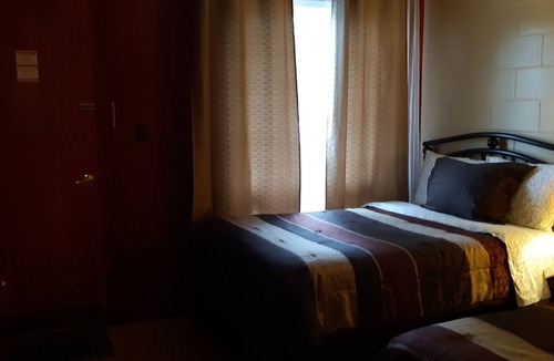 Algoma District Hotel | Pine Grove Motel