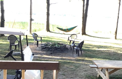 Milford Cottage | Pine Point- Rustic Waterfront 2 bedroom Cottage