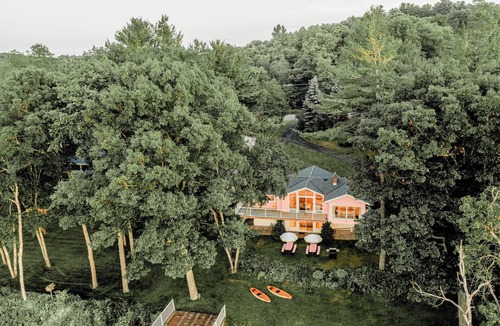 Bewdley Cabin | Pink On The Lake | Fishing Cabin on Rice Lake