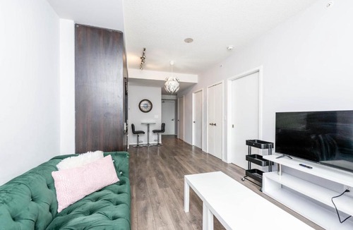 Downtown Toronto Apartment | PlanURstay - Stylish Suite