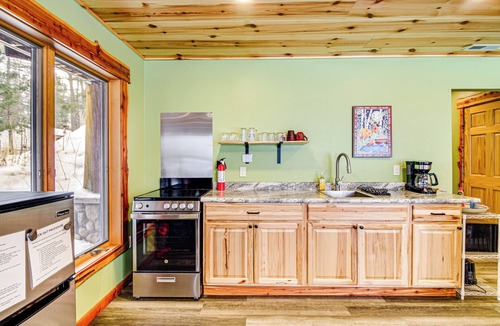 Grand Rapids Apartment | Pokegama Lake Vacation Rental w/Shared Boat Dock!