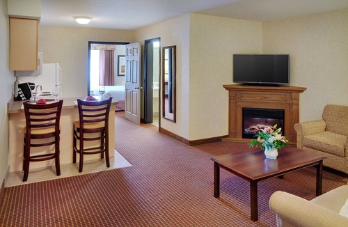 Chetwynd Hotel | Pomeroy Inn and Suites Chetwynd
