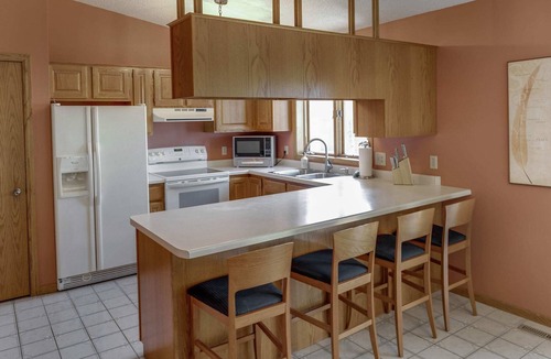 Brainerd House | Pontoon Rental, Great Fishing, Guest House, Swimming off of Dock, & More!
