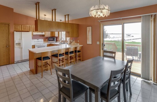 Brainerd House | Pontoon Rental, Great Fishing, Guest House, Swimming off of Dock, & More!
