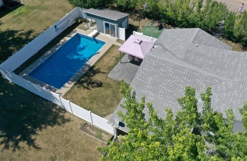 Starbuck House | Pool house in the heart of Starbuck 3min drive to Lake Minnewaska/Starbuck Beach