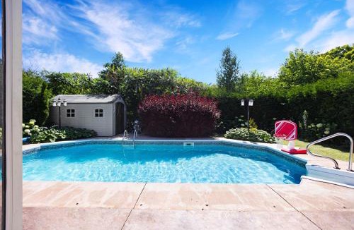 Cambridge House | Pool, King Bed, Patio with BBQ, Fall Hiking Nearby