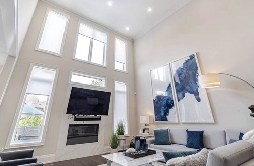 Meadowvale Village House | Poolside Perfection, Culinary Delight