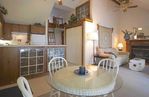 Dashwood Cottage | Poplar Beach Lakefront Cottage!