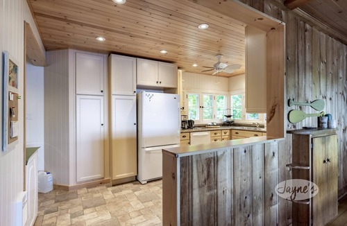 Port Carling Cottage | Port Carling! On Rosseau 4 bdrm, 2 bath! Sunsets! New Dock!