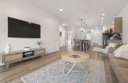 Dilworth Condo | Posh Condo in the Amazing Rail District!