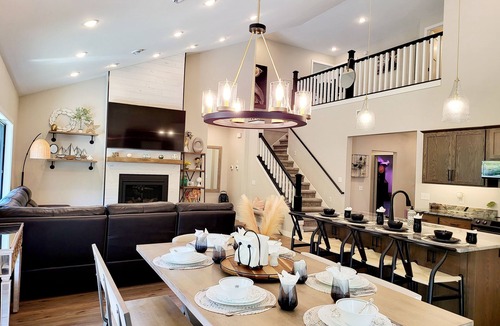 Breezy Point House | Posh Pelican House is guest favorite in quaint resort town of Breezy Point!