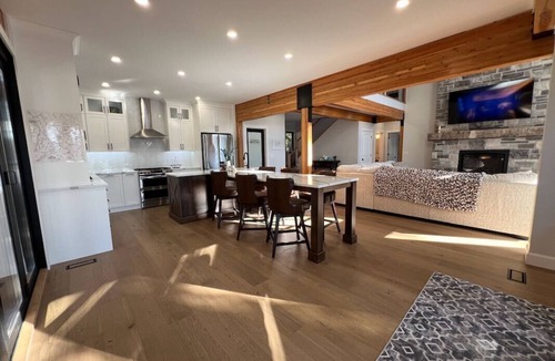 Catchacoma Cottage | Precious Gold on Gold Lake