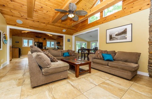 Central Elgin Cottage | Premium on First - across the street from the beach!